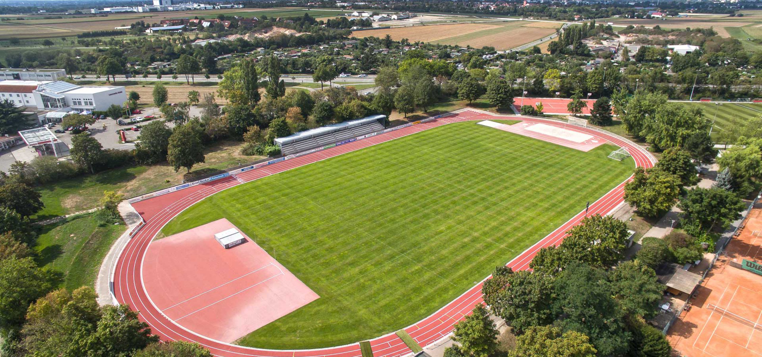Luftaufnahme von Sportstadion in Heidelberg/Kirchheim
