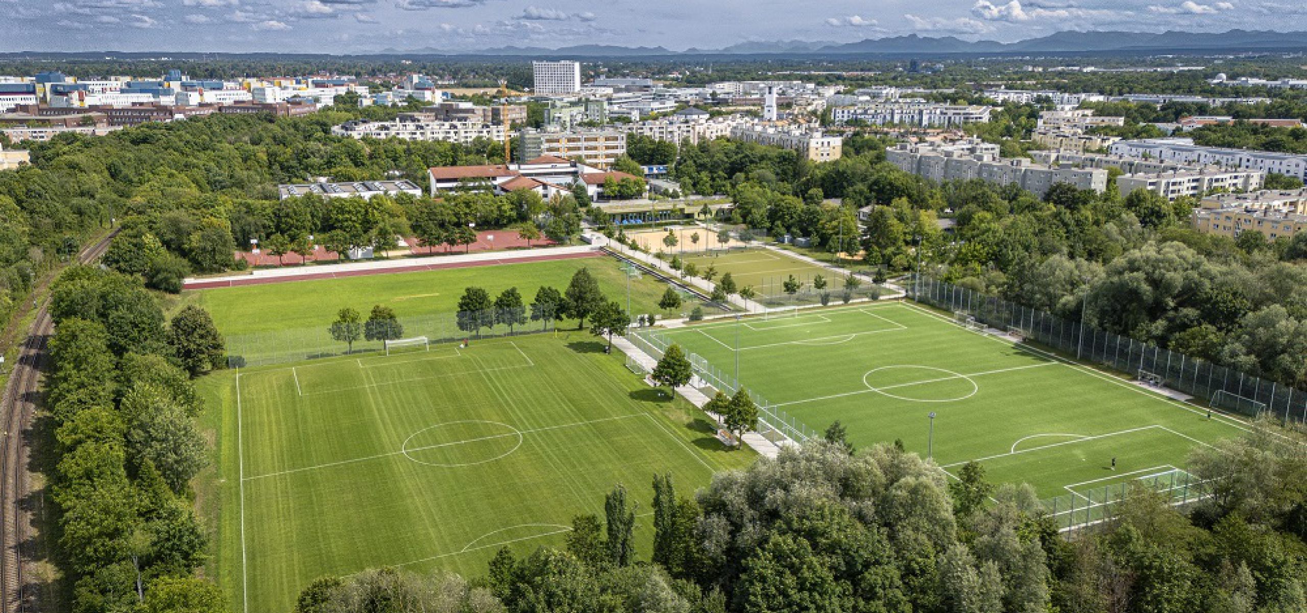 Luftaufnahme Bezirkssportanlage Max-Reinhard-Weg, München