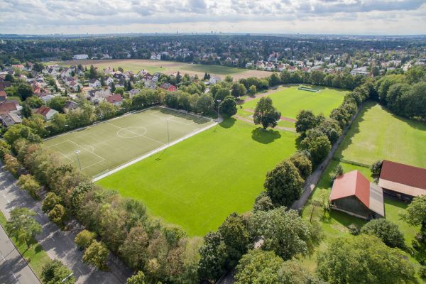 Platz zum Fußballspielen in Untermenzing